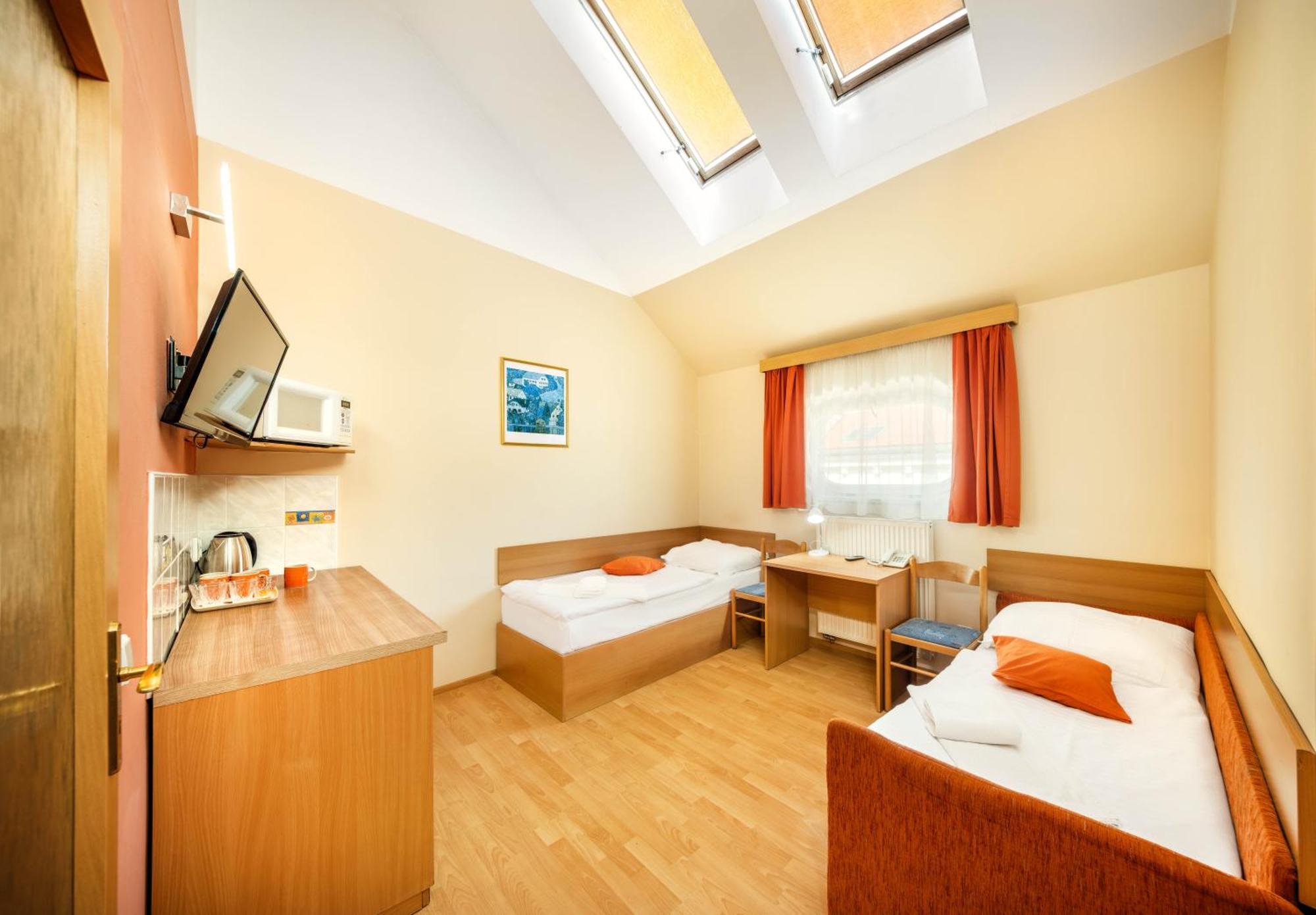 Residence Tabor Praha Bagian luar foto