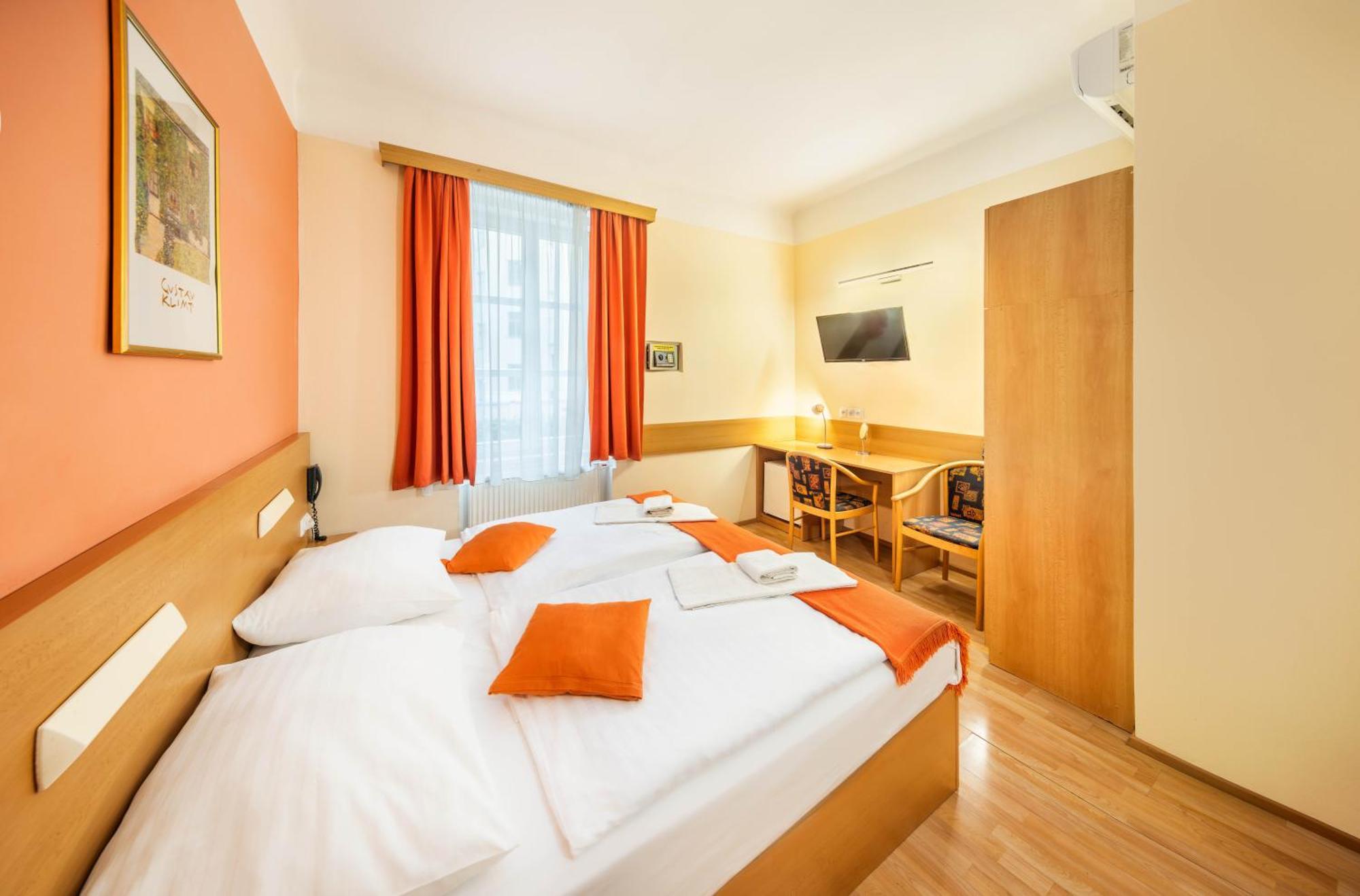 Residence Tabor Praha Bagian luar foto