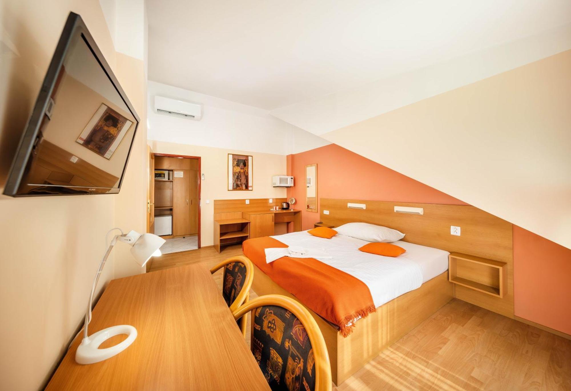 Residence Tabor Praha Bagian luar foto
