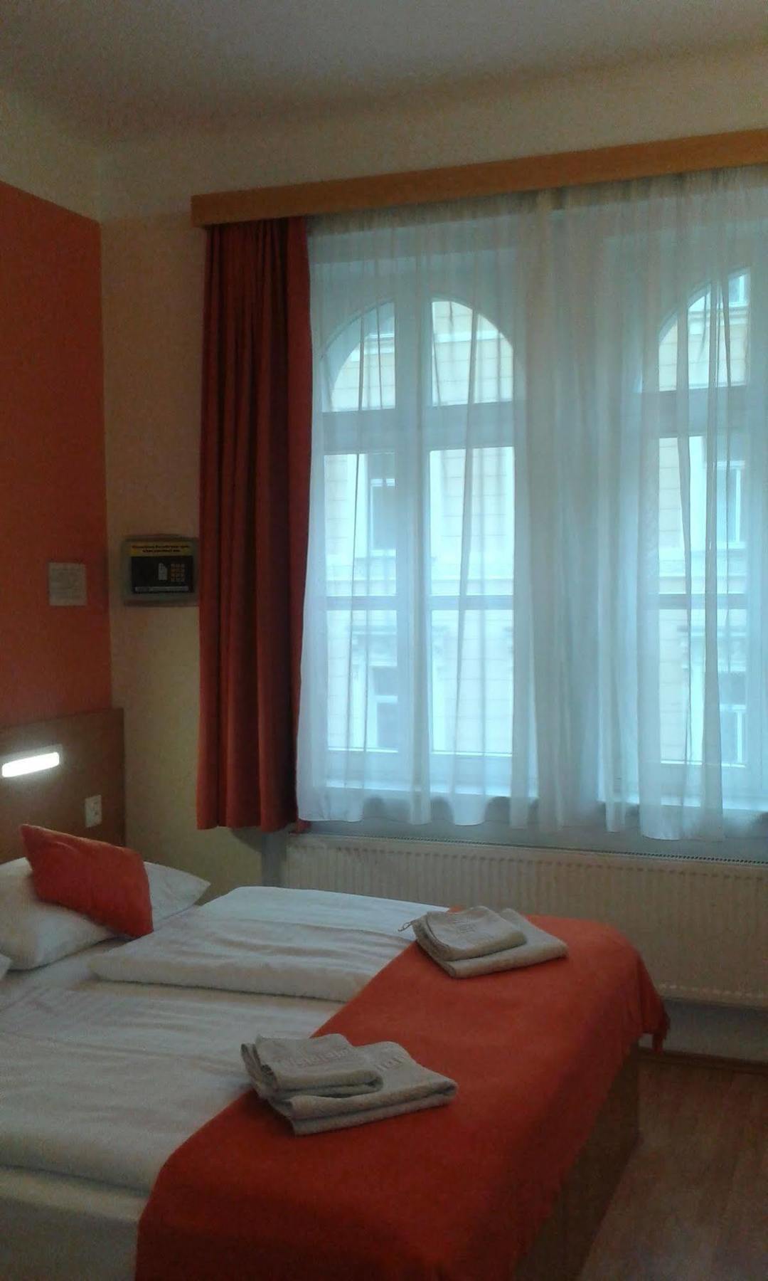 Residence Tabor Praha Bagian luar foto