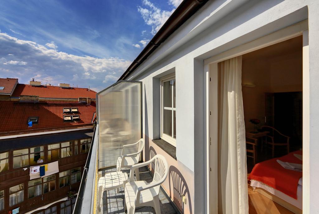 Residence Tabor Praha Bagian luar foto